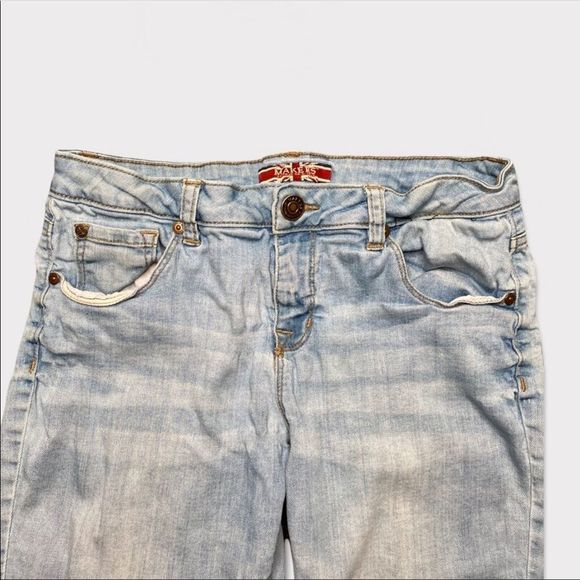 Makers | Light Wash Jeans - Picture 2 of 4